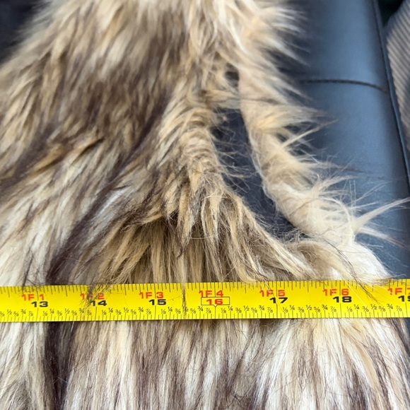 Full Tilt Faux Fur Lined Vest in Brown and Cream size medium - Picture 13 of 14